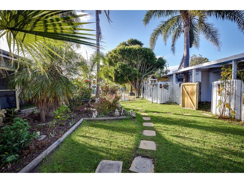 2 – 4 Cunningham Street, Lakes Entrance VIC 3909