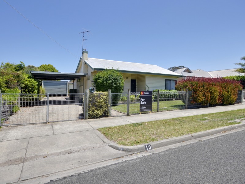 13 Jemmeson Street, Lakes Entrance VIC 3909