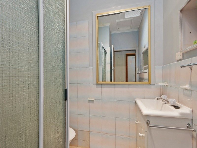 13 Jemmeson Street, Lakes Entrance VIC 3909