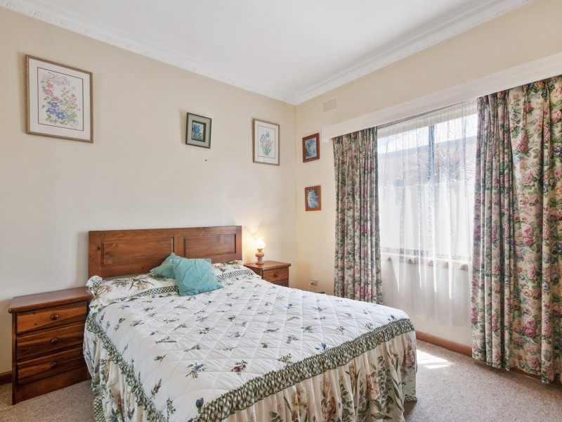 13 Jemmeson Street, Lakes Entrance VIC 3909