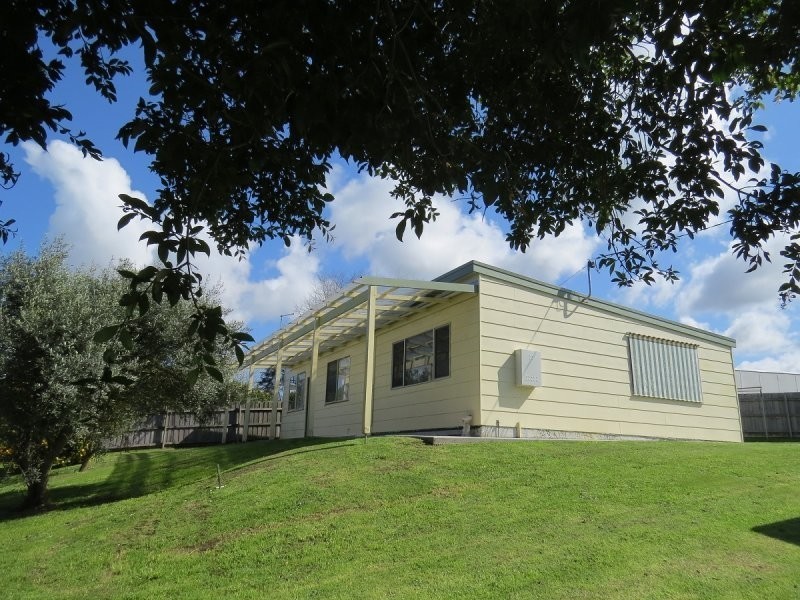 13 Macrae Court, Lakes Entrance VIC 3909