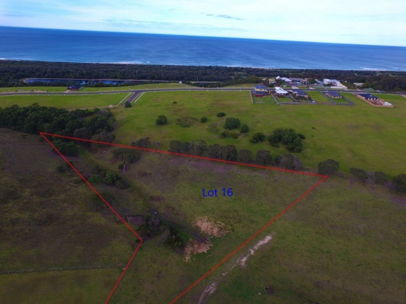 16 Lindamay Court, Lakes Entrance VIC 3909