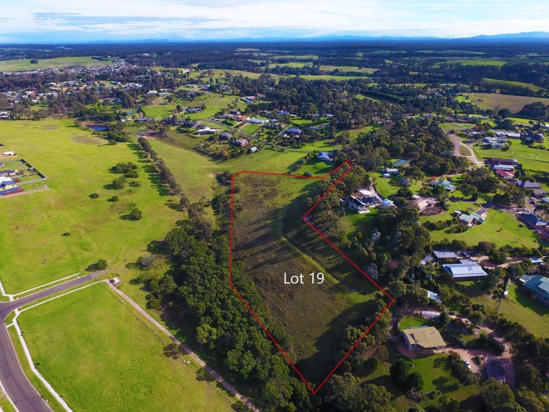 19 Lindamay Court, Lakes Entrance VIC 3909