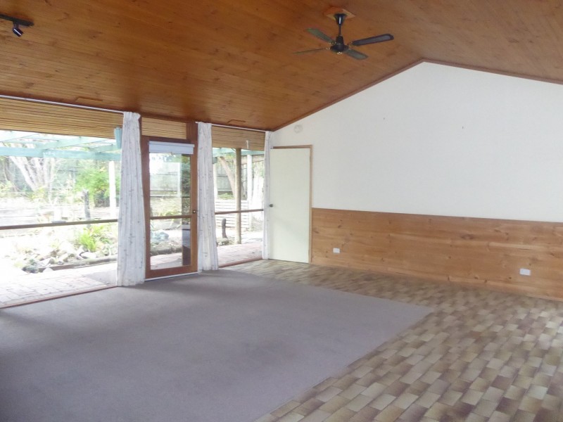 19 Lookout Road, Kalimna VIC 3909