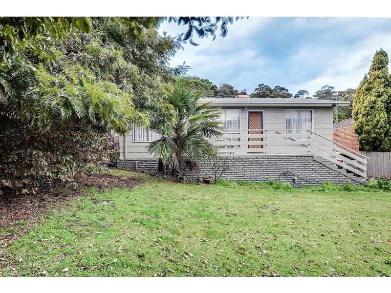 37 Robin Street, Lakes Entrance VIC 3909