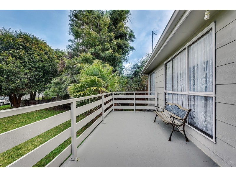 37 Robin Street, Lakes Entrance VIC 3909