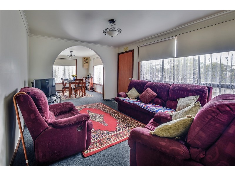 37 Robin Street, Lakes Entrance VIC 3909