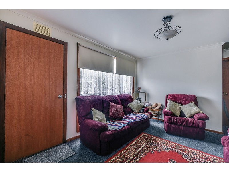 37 Robin Street, Lakes Entrance VIC 3909