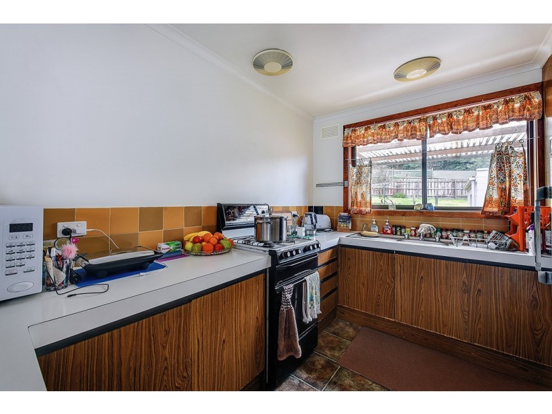 37 Robin Street, Lakes Entrance VIC 3909