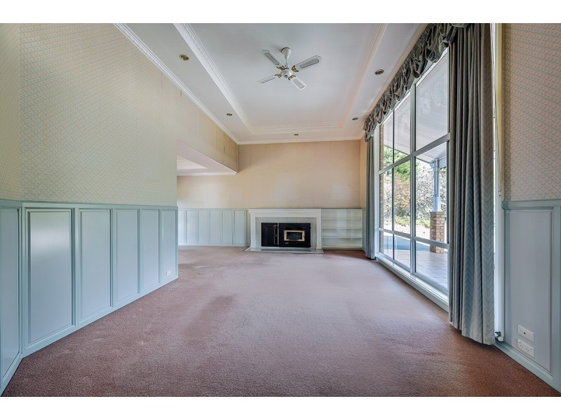 12 Reeves Street, Kalimna VIC 3909