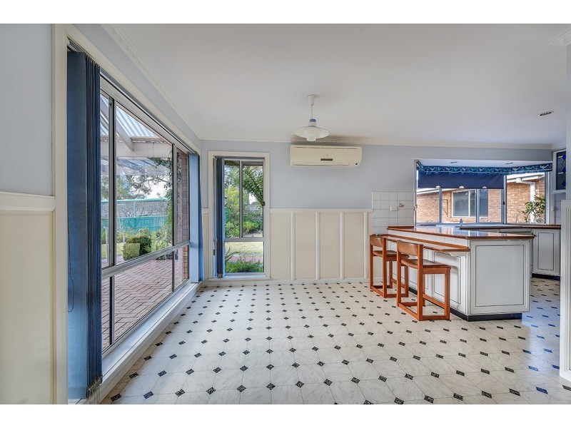 12 Reeves Street, Kalimna VIC 3909