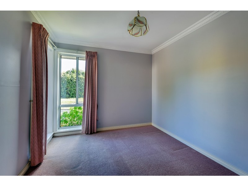 12 Reeves Street, Kalimna VIC 3909