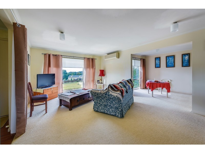 27 John Francis Court, Kalimna VIC 3909