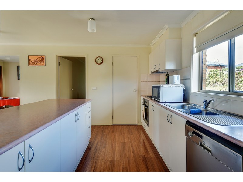 27 John Francis Court, Kalimna VIC 3909