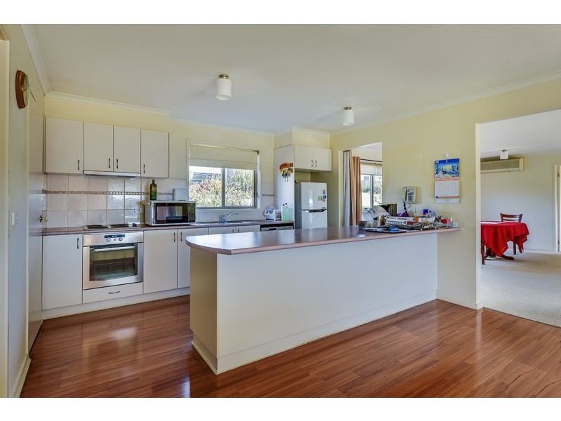 27 John Francis Court, Kalimna VIC 3909