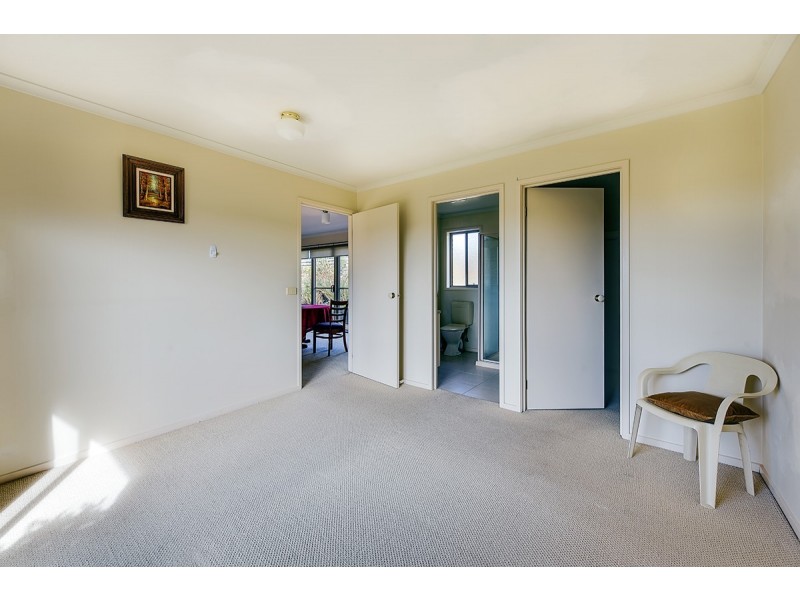 27 John Francis Court, Kalimna VIC 3909