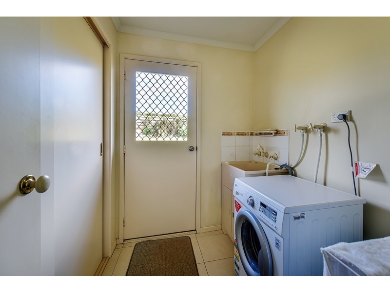 27 John Francis Court, Kalimna VIC 3909