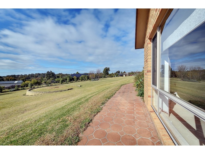 27 John Francis Court, Kalimna VIC 3909