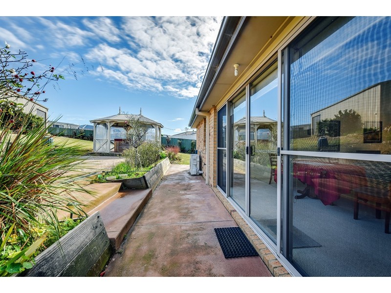 27 John Francis Court, Kalimna VIC 3909