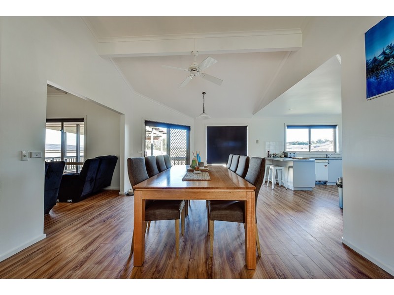 6 Stirling Drive, Lakes Entrance VIC 3909