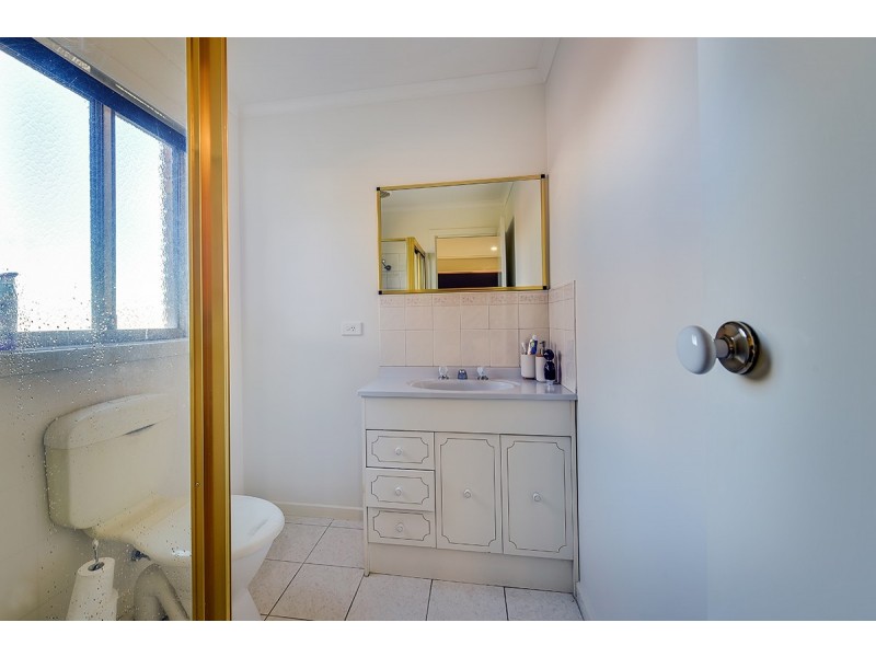 6 Stirling Drive, Lakes Entrance VIC 3909