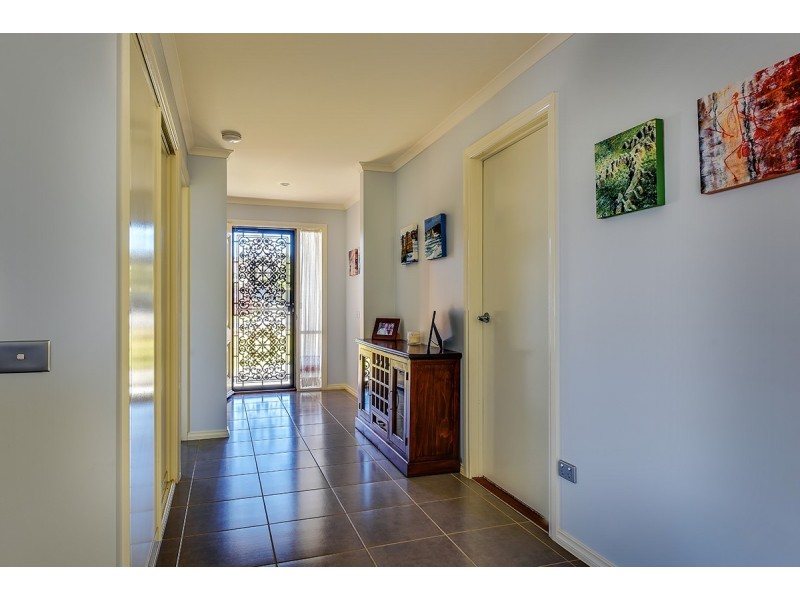 1/4 Broome Street, Lakes Entrance VIC 3909