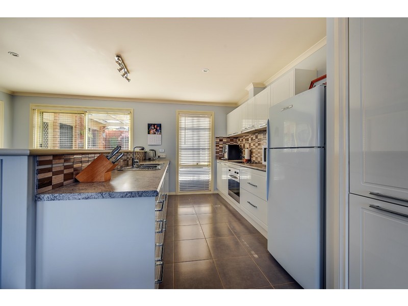 1/4 Broome Street, Lakes Entrance VIC 3909