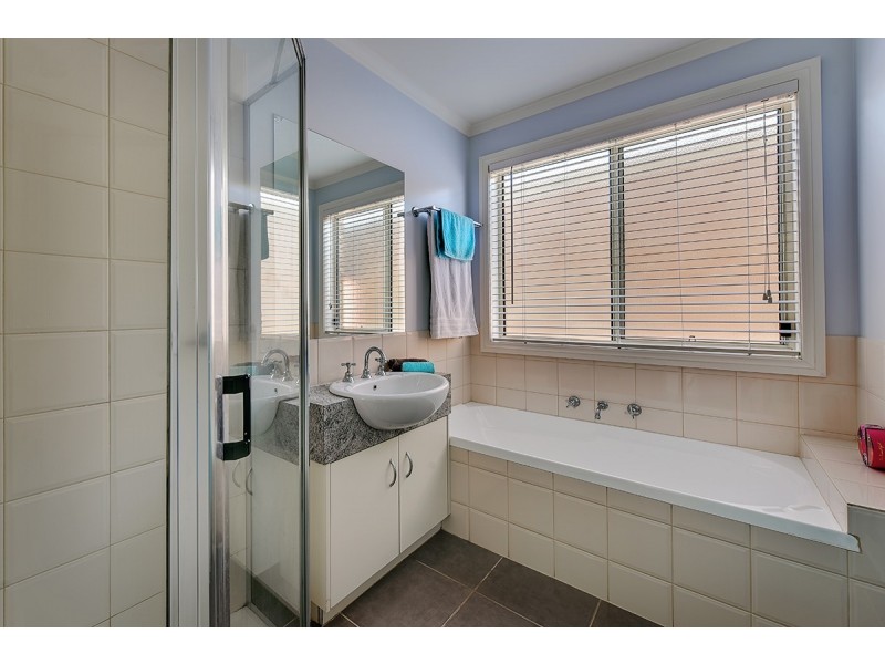 1/4 Broome Street, Lakes Entrance VIC 3909