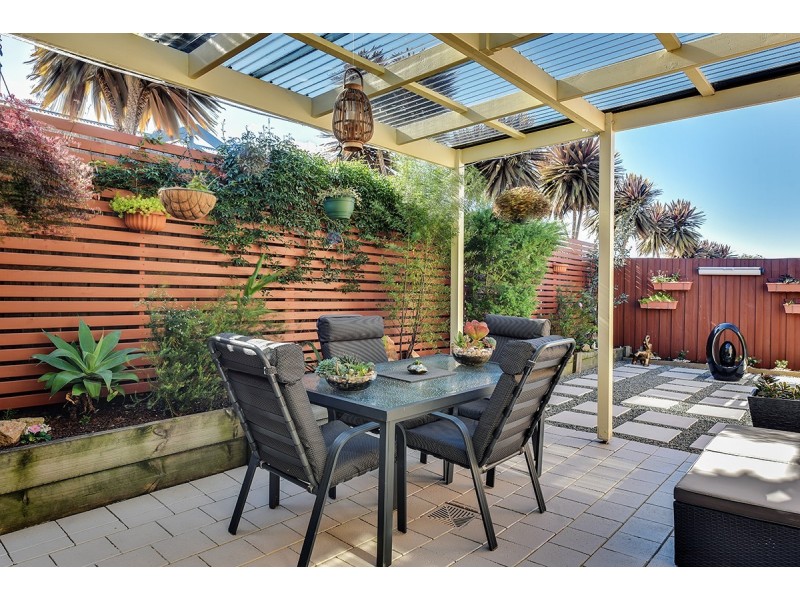 1/4 Broome Street, Lakes Entrance VIC 3909