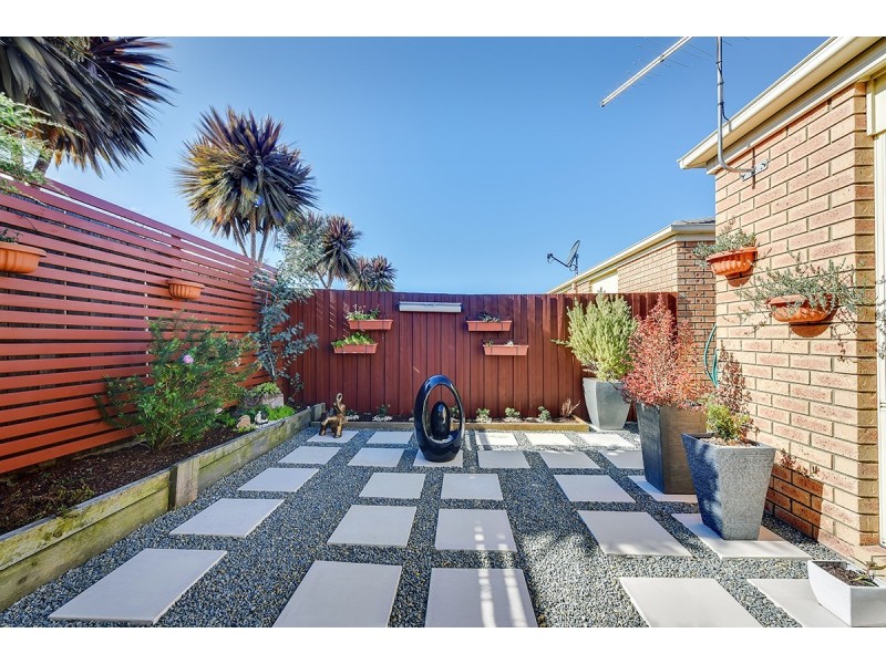 1/4 Broome Street, Lakes Entrance VIC 3909