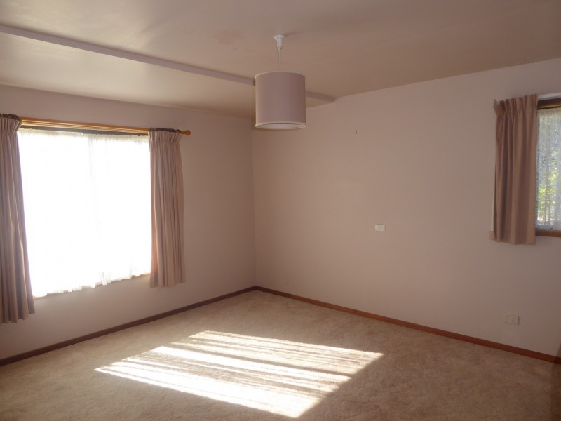 26 Secomb Close, Lakes Entrance VIC 3909