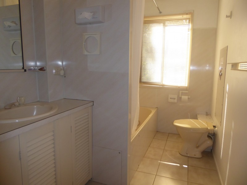 26 Secomb Close, Lakes Entrance VIC 3909