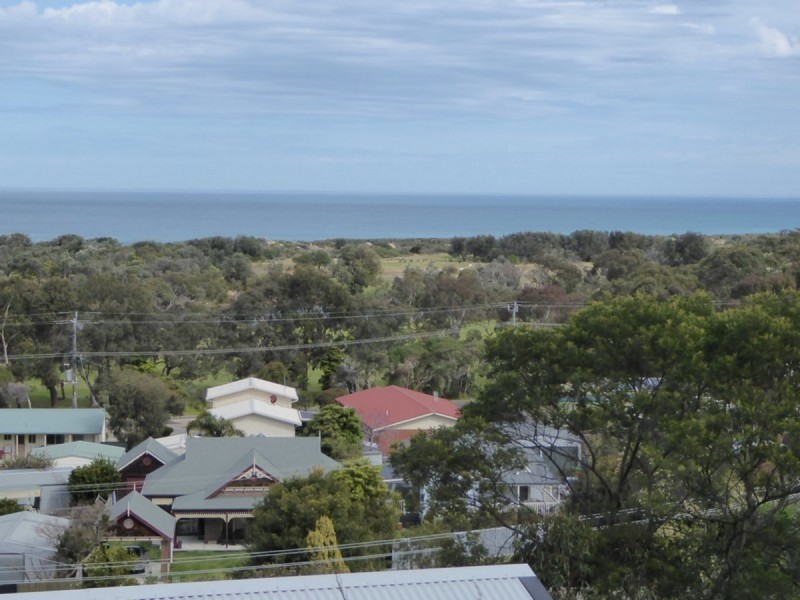 6 Gay Street, Lakes Entrance VIC 3909