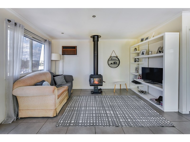 7 New Street, Lakes Entrance VIC 3909