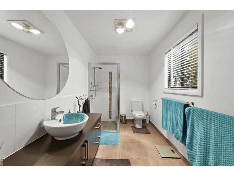 47 Country Club Drive, Lakes Entrance VIC 3909