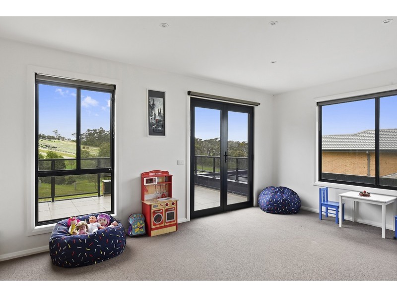 47 Country Club Drive, Lakes Entrance VIC 3909