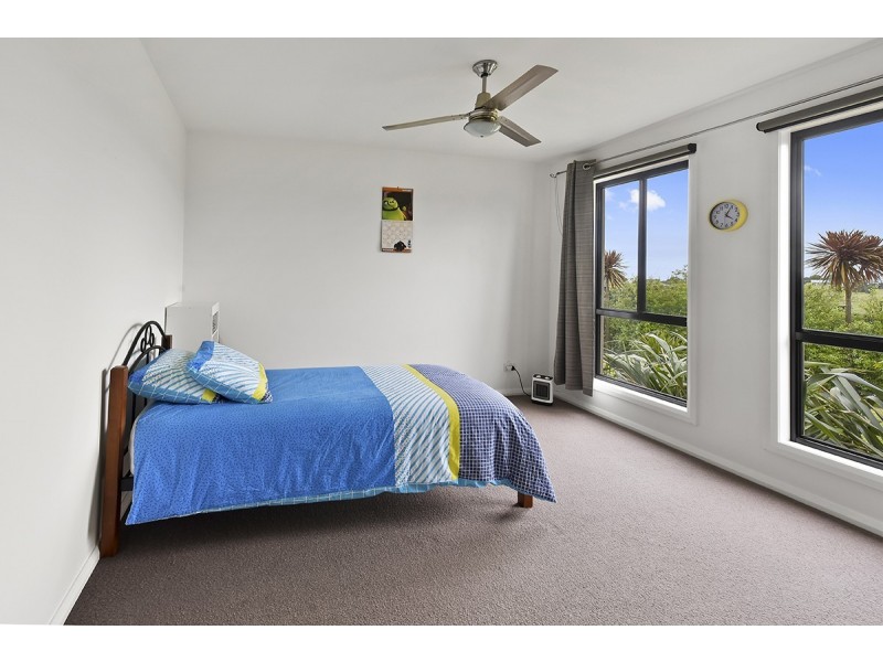 47 Country Club Drive, Lakes Entrance VIC 3909