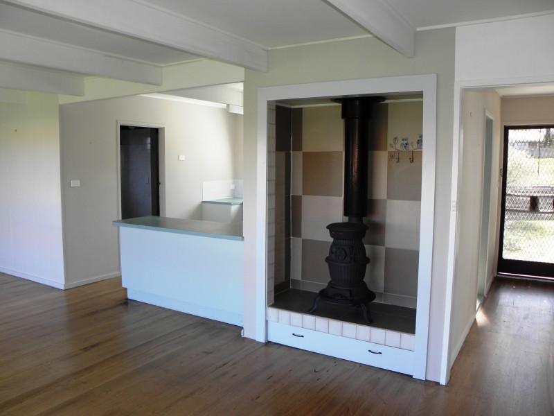 75 Capes Road, Lakes Entrance VIC 3909