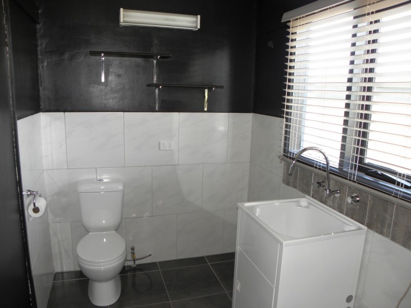 75 Capes Road, Lakes Entrance VIC 3909