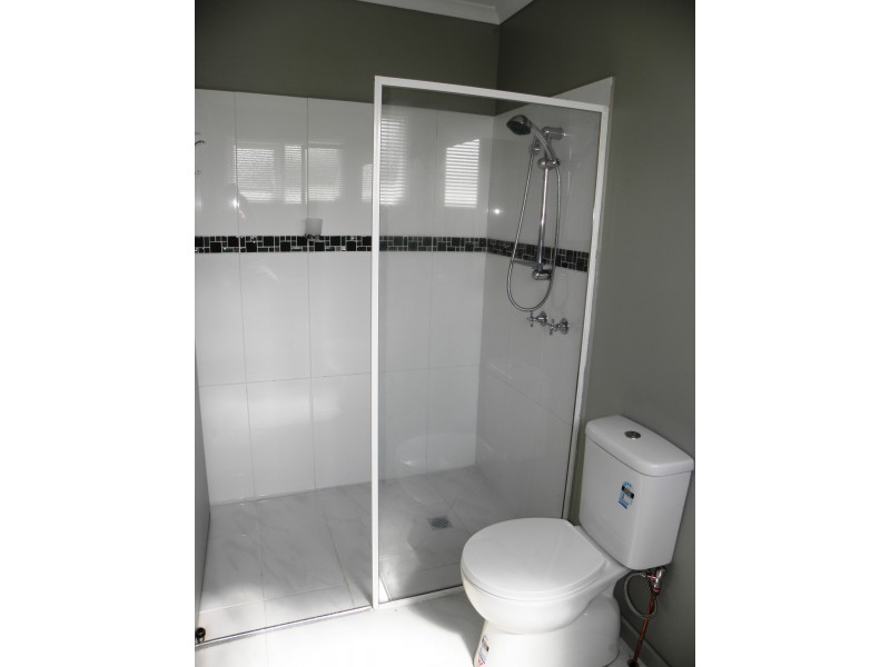 75 Capes Road, Lakes Entrance VIC 3909
