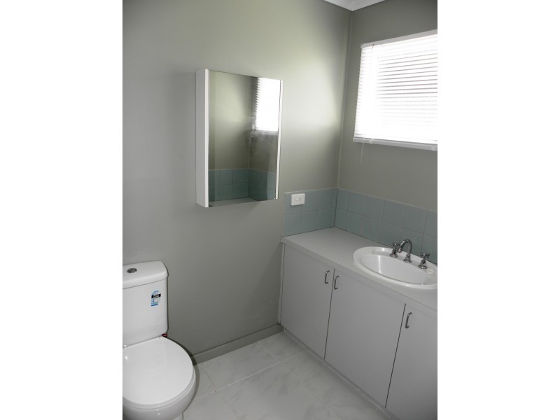 75 Capes Road, Lakes Entrance VIC 3909