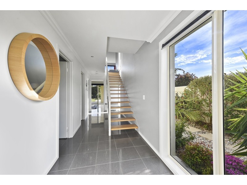 1/122 Golf Links Road, Lakes Entrance VIC 3909