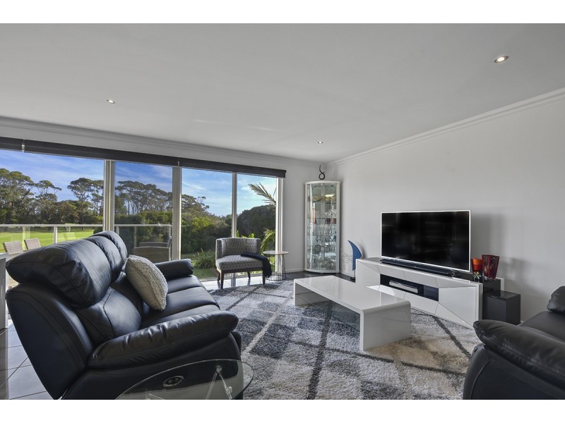 1/122 Golf Links Road, Lakes Entrance VIC 3909