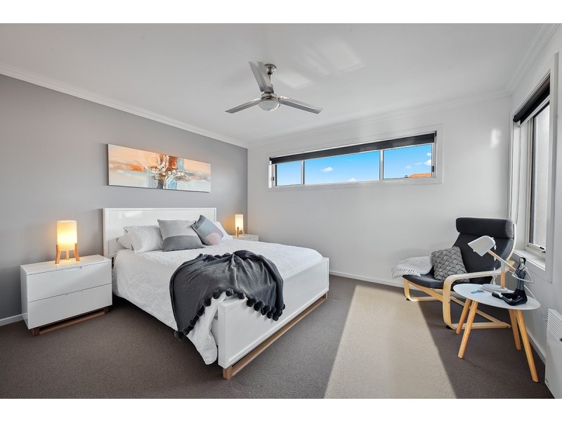 1/122 Golf Links Road, Lakes Entrance VIC 3909