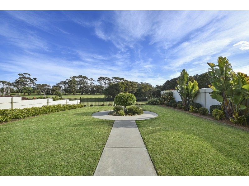 1/122 Golf Links Road, Lakes Entrance VIC 3909