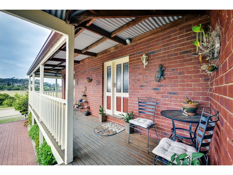 52 Stirling Drive, Lakes Entrance VIC 3909