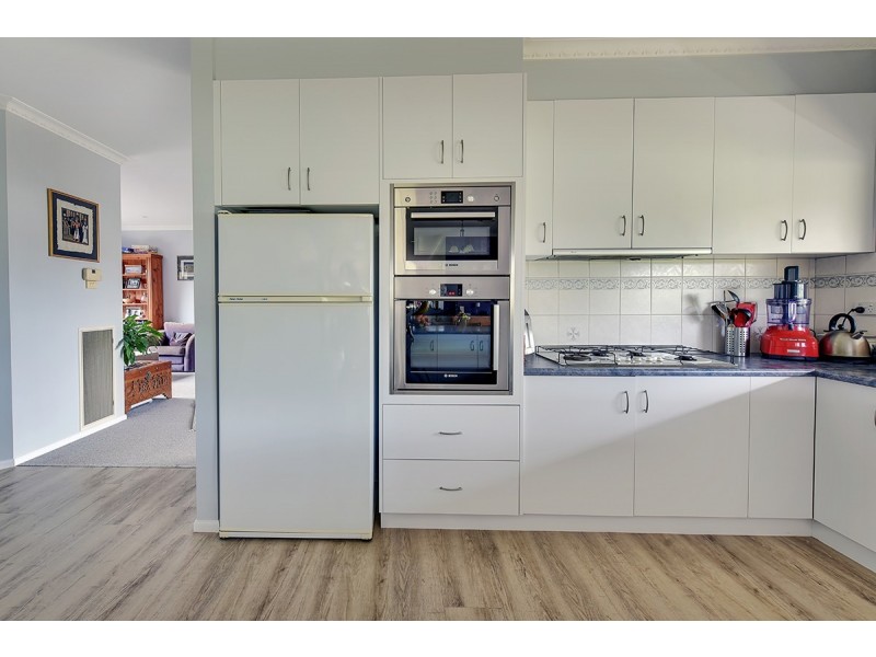 52 Stirling Drive, Lakes Entrance VIC 3909