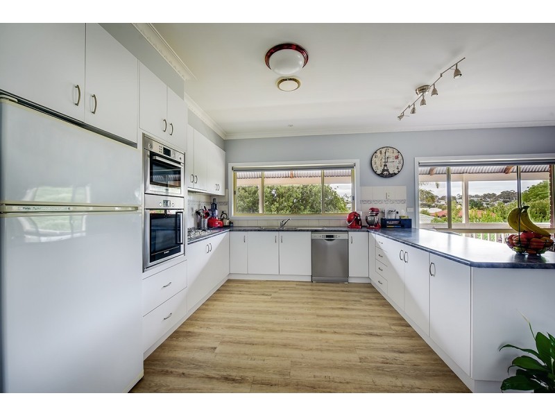 52 Stirling Drive, Lakes Entrance VIC 3909