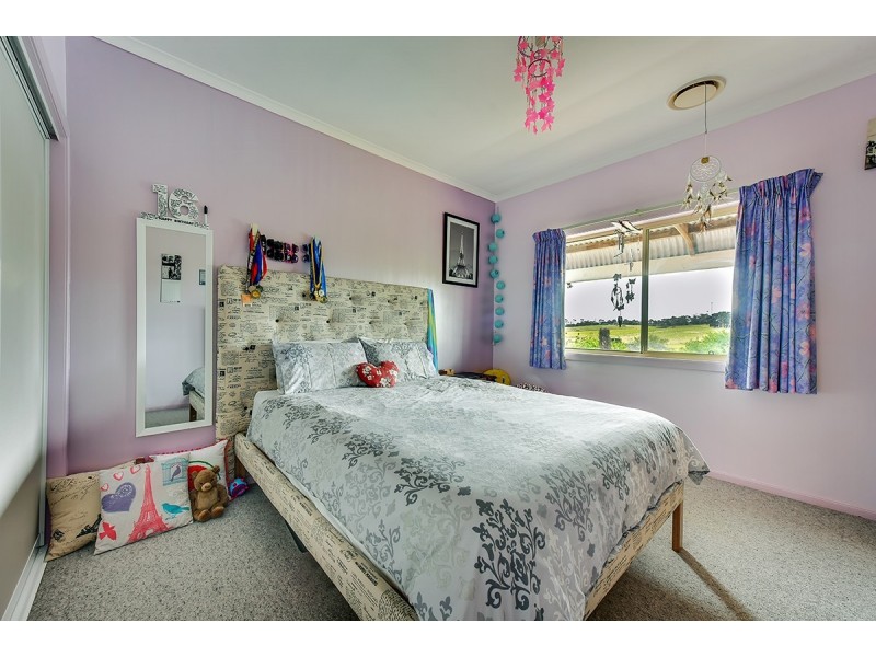 52 Stirling Drive, Lakes Entrance VIC 3909