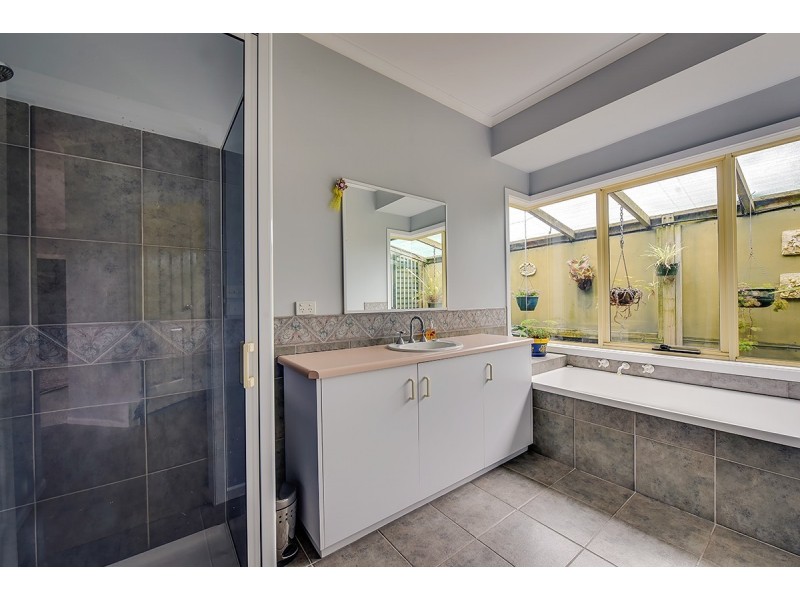 52 Stirling Drive, Lakes Entrance VIC 3909